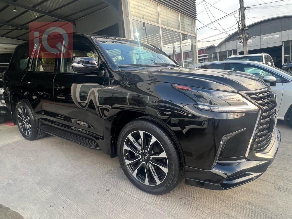 Lexus LX